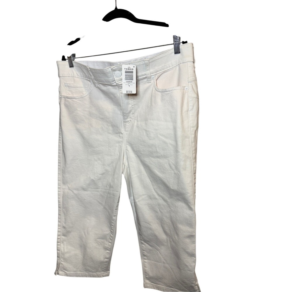 Torrid Retro Chic White Cropped Capri Jeans Size 16 NWT 43655665